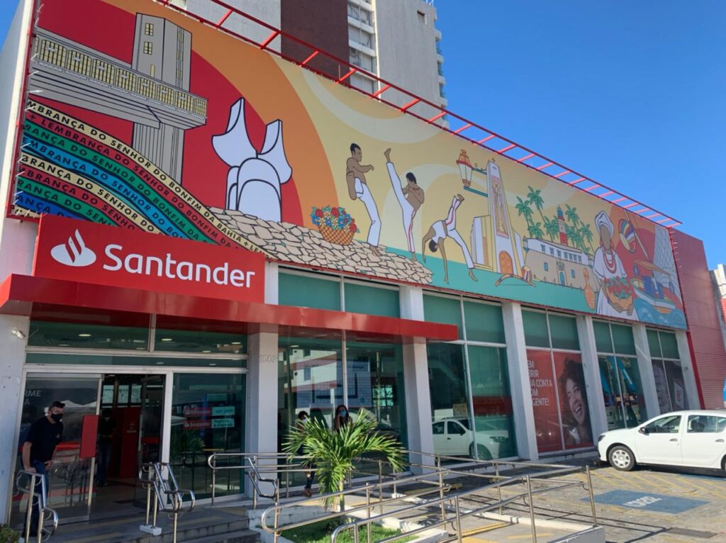 Com salário inicial de R$ 7 mil, municípios baianos têm vagas no Santander para especialistas em seguros e consórcios