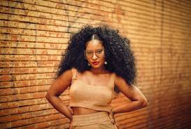 Larissa Luz é confirmada em Feira Literária de Vitória da Conquista