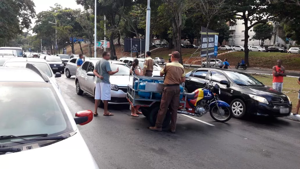 Acidente na Avenida Garibaldi causa lentidão no trânsito