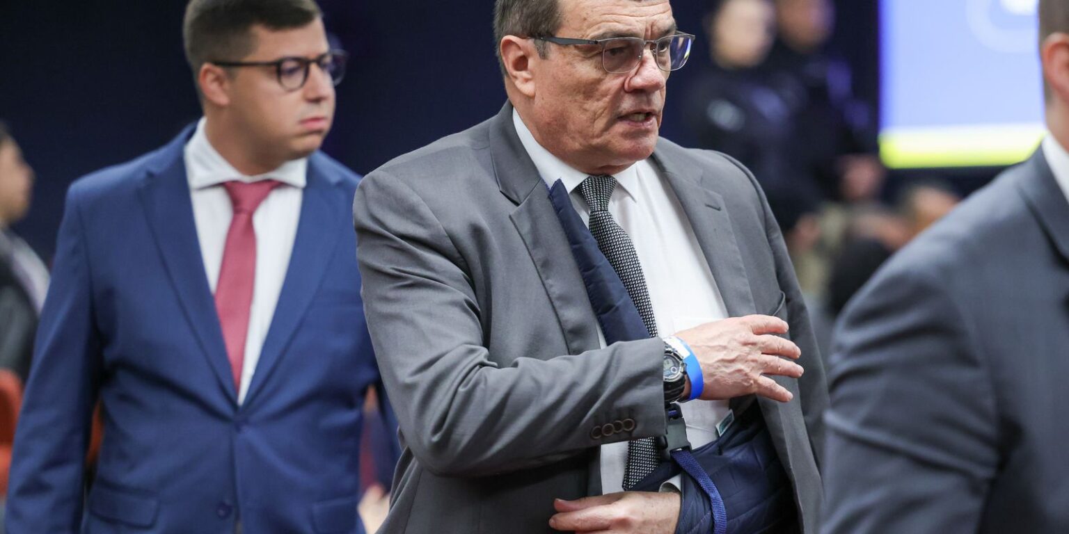 Ex-ministro da Defesa recorre de condenação no STF
