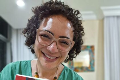 “Quando o Trabalho Dói”: Médica de Alagoinhas lança livro inspirado em histórias reais