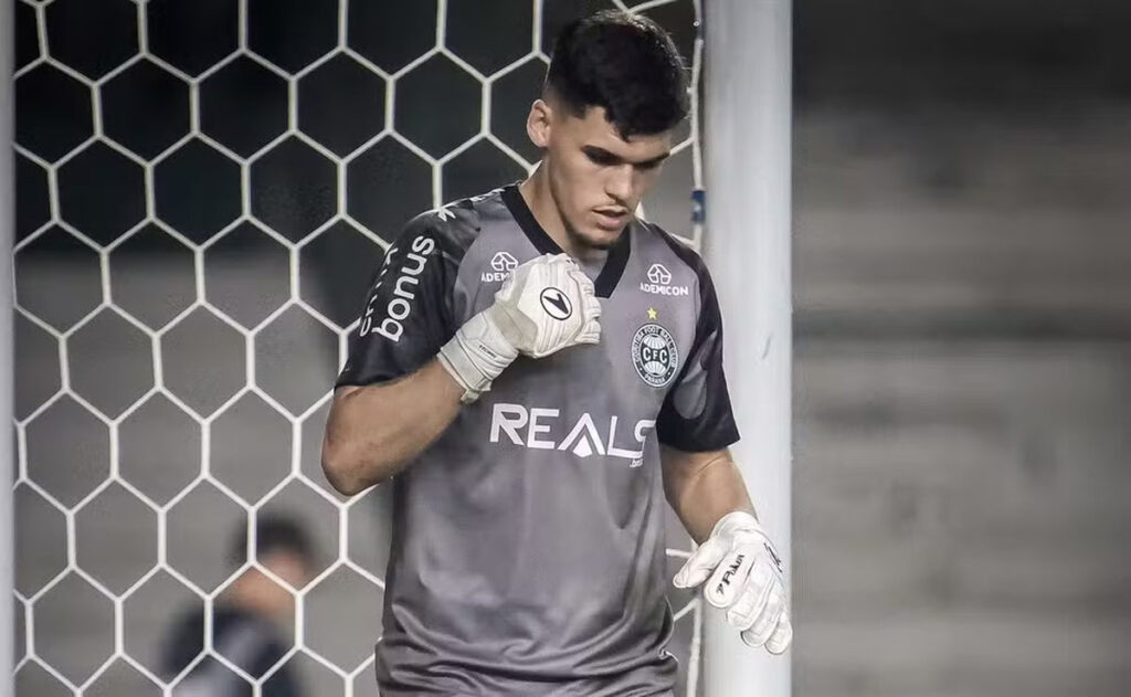 Pedro Morisco: Bahia mira goleiro destaque da Série B para 2026
