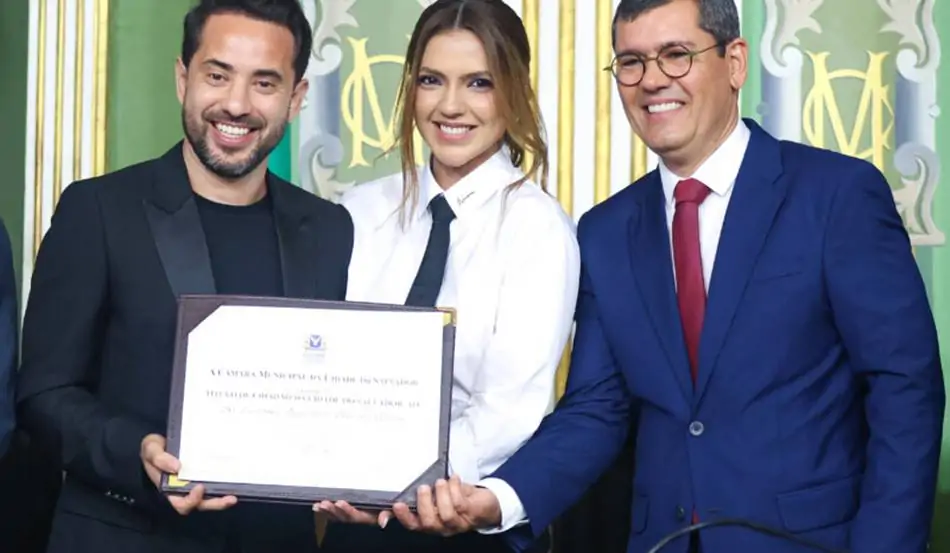Everton Ribeiro vira cidadão soteropolitano em sessão solene