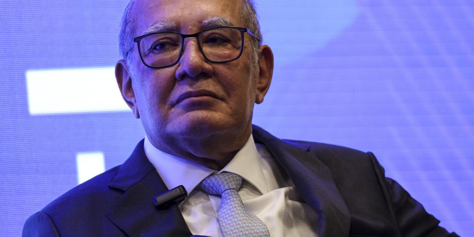 Lei do Impeachment caducou, afirma Gilmar Mendes, negando blindagem