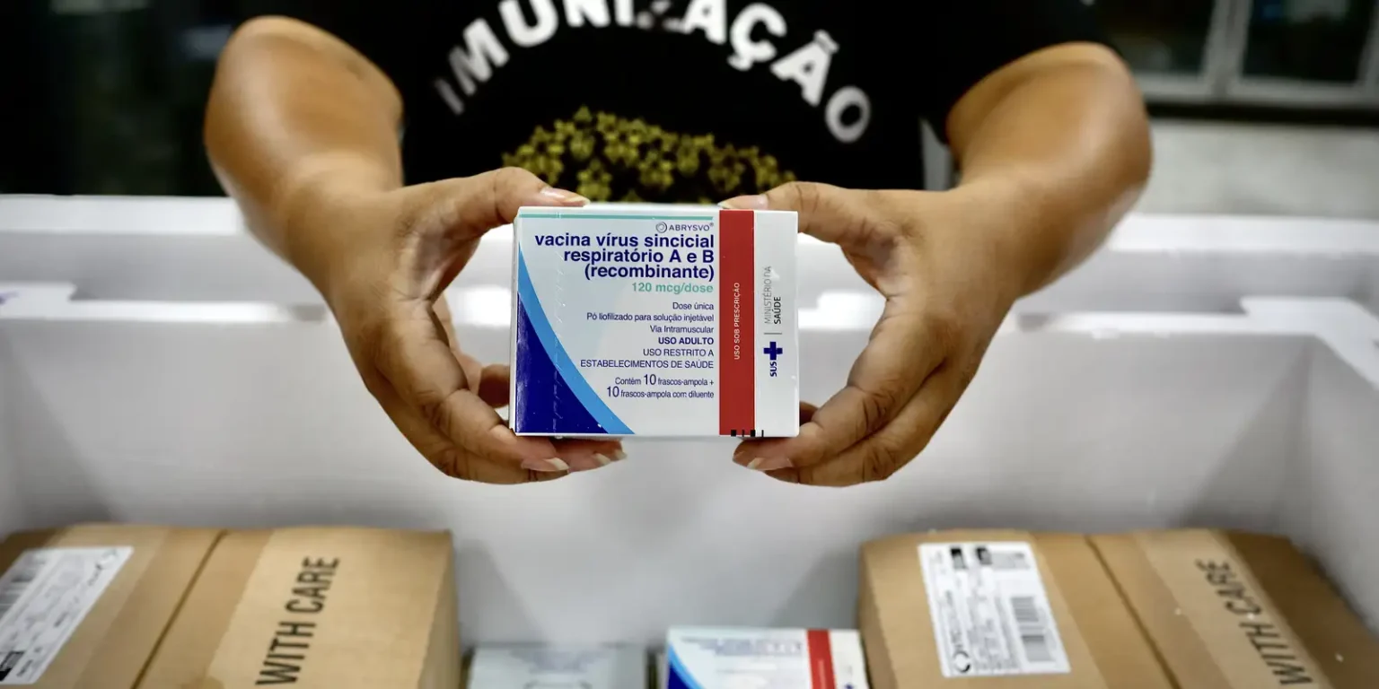 Vacinação de grávidas contra vírus sincicial respiratório começa em SP