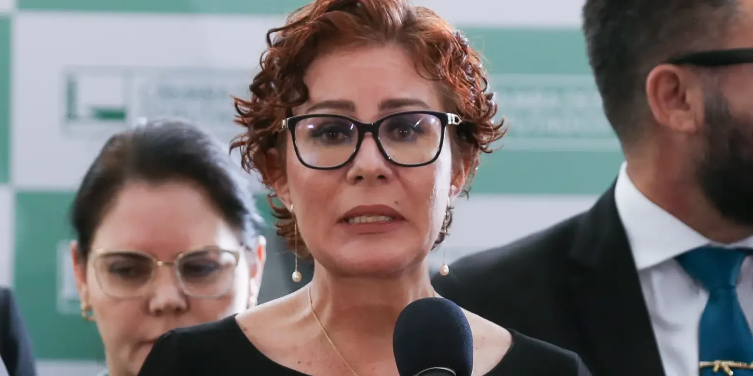 Extradição de Carla Zambelli: Itália cobra detalhes de prisão ao STF