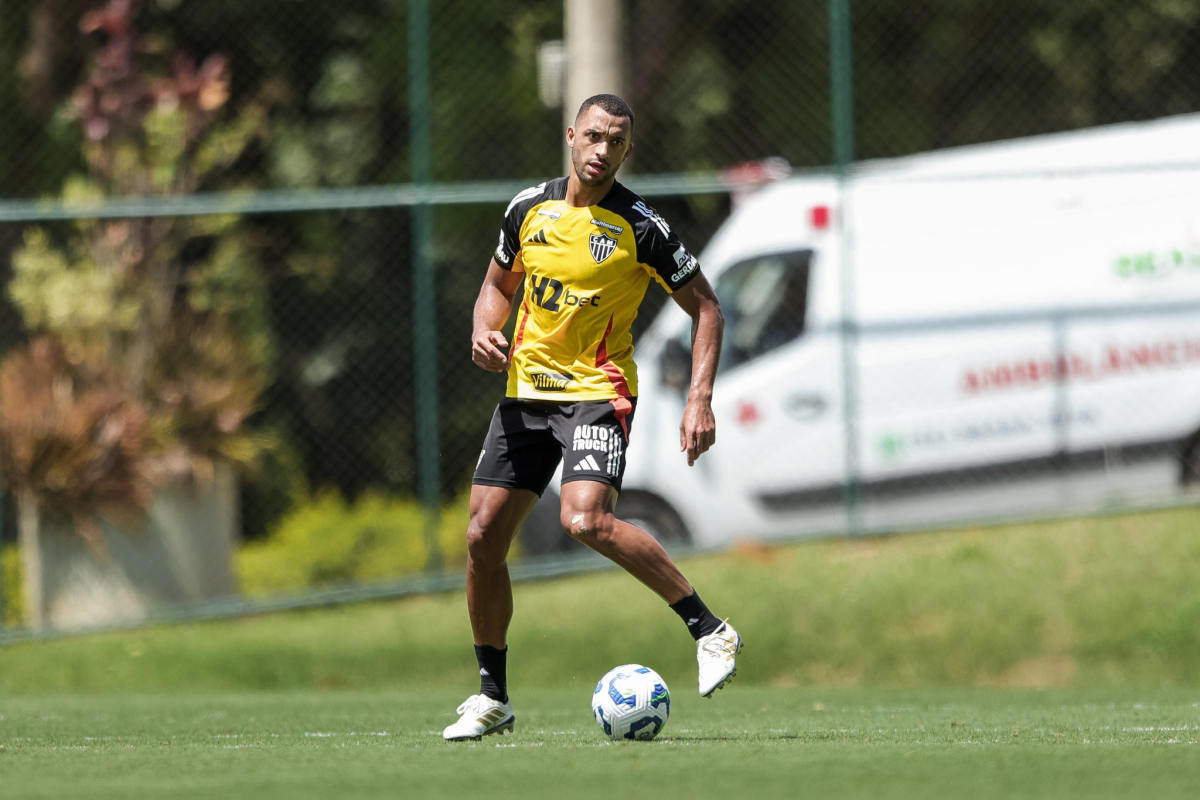 Bahia negocia venda definitiva do zagueiro Vitor Hugo ao Atlético-MG