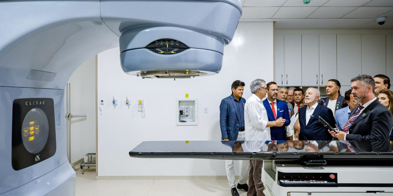 Lula inaugura centros de radioterapia em cinco cidades brasileiras