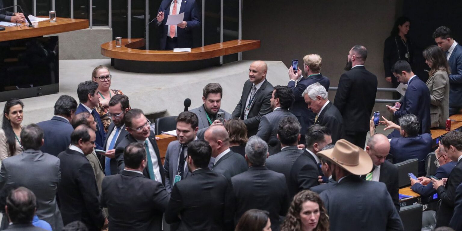 PL da Dosimetria reduz penas e pode favorecer crimes comuns