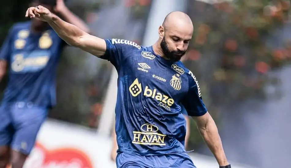 Thaciano vira alvo do Athletico-PR após acesso à Série A