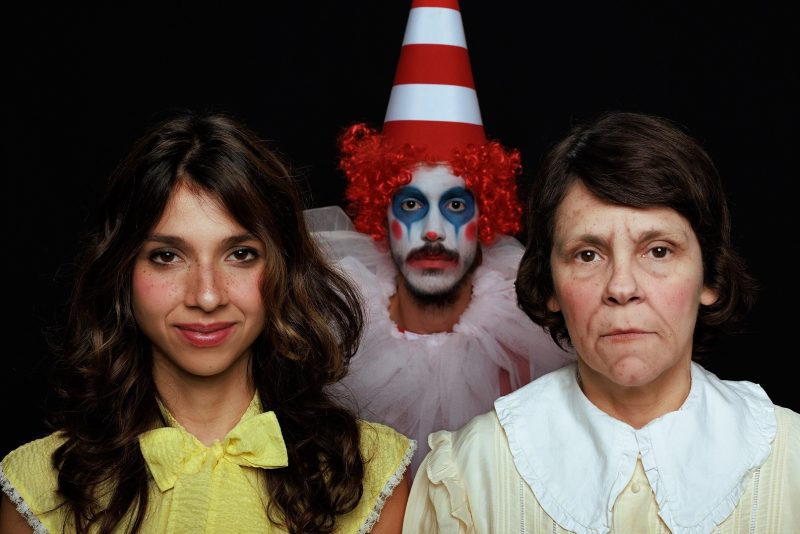 Espetáculo O céu no meio da cara estreia no Teatro Glaucio Gill