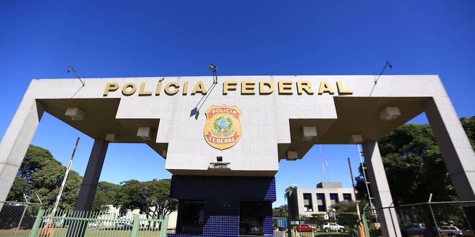 Moraes autoriza fisioterapia diária para Bolsonaro na prisão