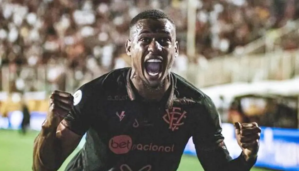 Vitória renova contrato do volante Dudu até junho de 2027