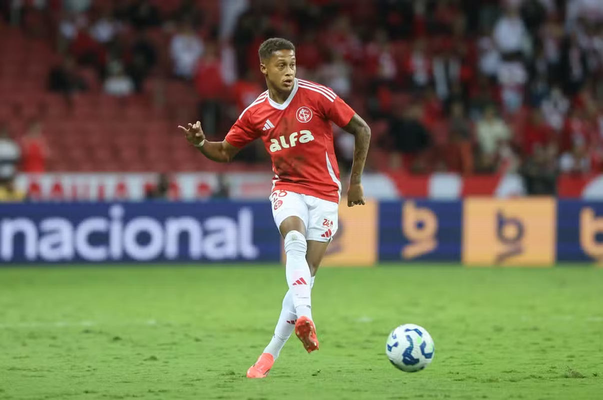 Bahia mira Vitinho para 2026 e negocia liberação antecipada