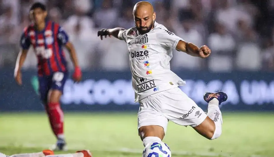 Udinese envia proposta por Thaciano ao Santos, ex-Bahia