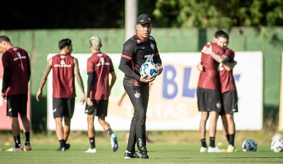 Vitória faz primeiro treino da pré-temporada 2026