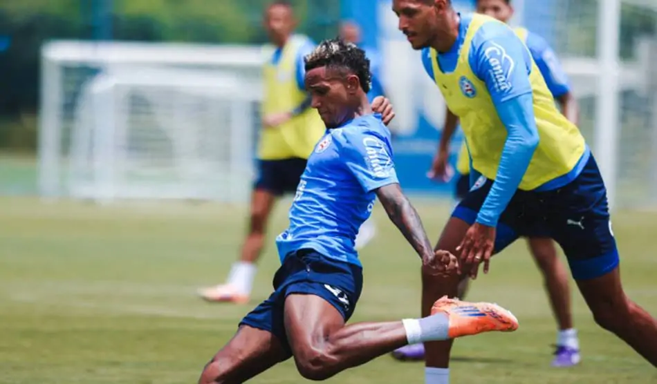Treino do Bahia tem reforço e retorno de trio no CT