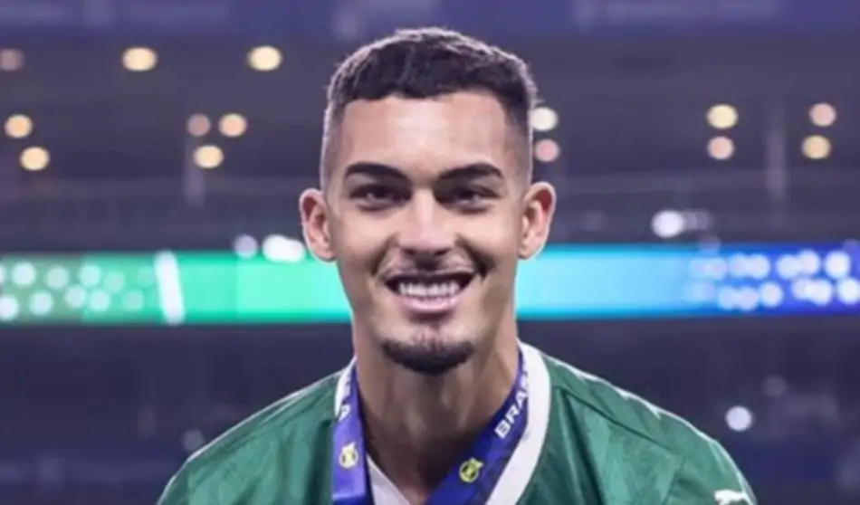 Vitória contrata zagueiro do Palmeiras para Baianão