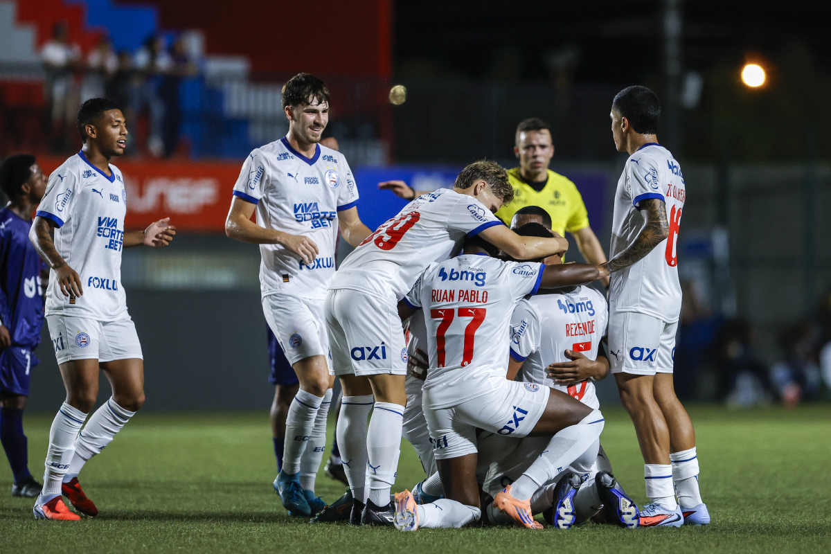 Bahia vence Bahia de Feira por 3 a 0 e mantém 100%
