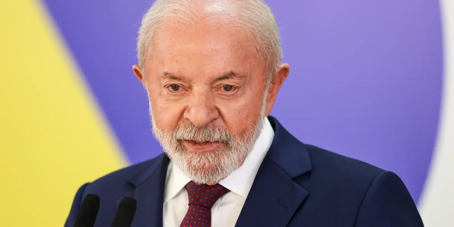 Salário mínimo de R$ 1.621 é baixo, afirma Lula em evento