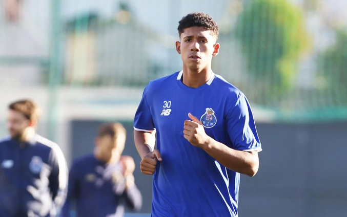 Bahia contrata zagueiro Riquelme, promessa de 16 anos ex-Coimbra