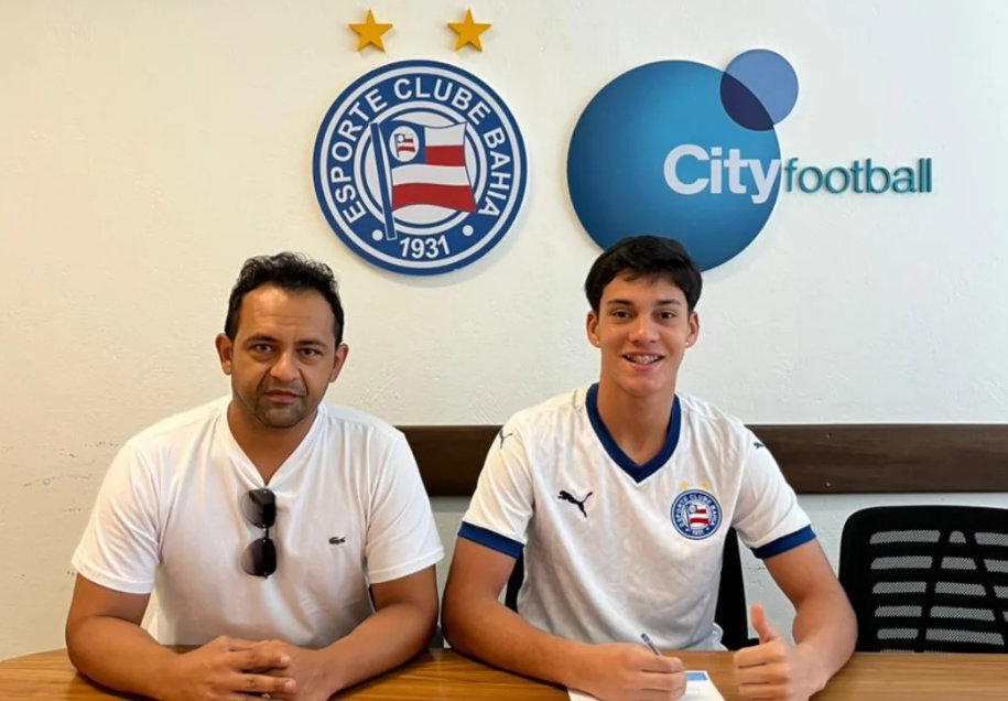 Bahia contrata goleiro de 16 anos e fecha acordo até 2029