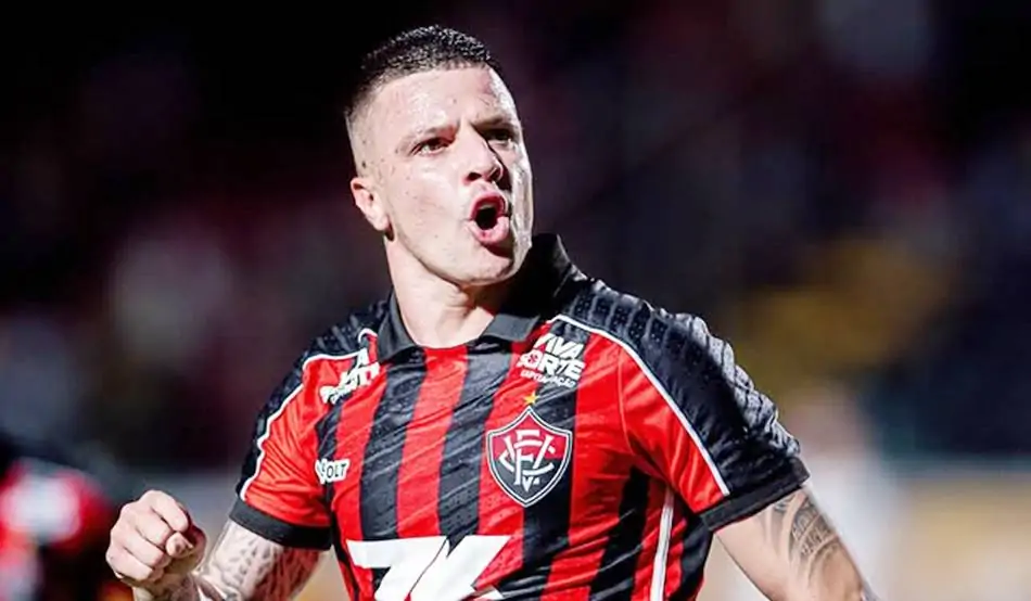 Vitória goleia Juazeirense e conquista 1ª vitória no Baianão