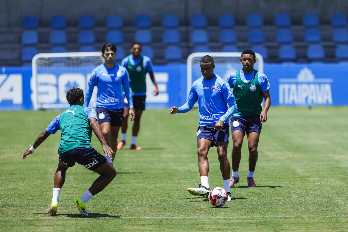 Treino do Bahia antes do Ba-Vi: Ceni foca posse de bola