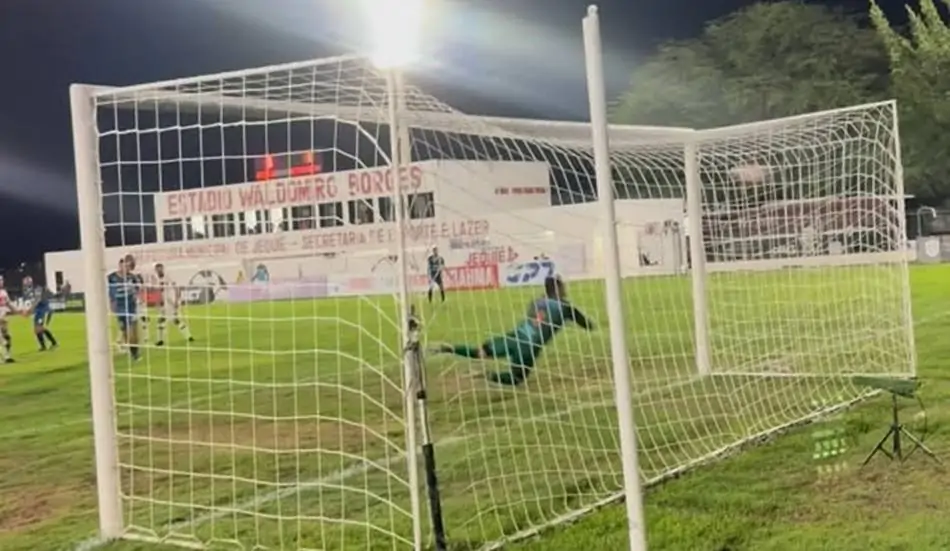 Jequié goleia Atlético de Alagoinhas e encosta no G-4 do Baianão