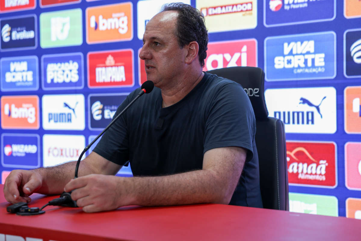 Rogério Ceni diz que Bahia precisa de campo melhor após vitória