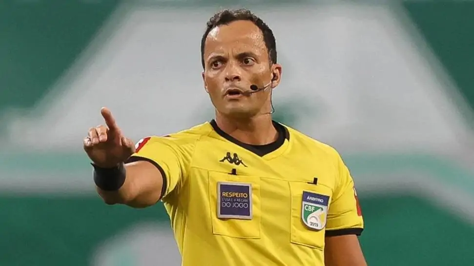 Palmeiras x Vitória: Savio Pereira Sampaio apita duelo da 2ª rodada