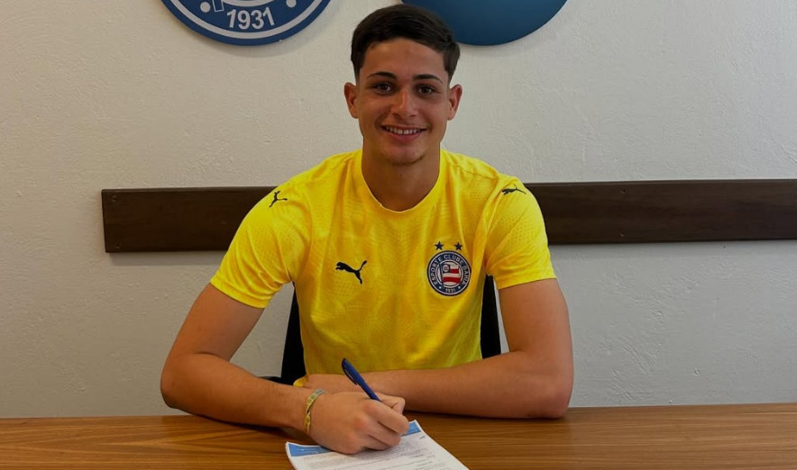 Jogadores da base do Bahia assinam contrato profissional até 2029