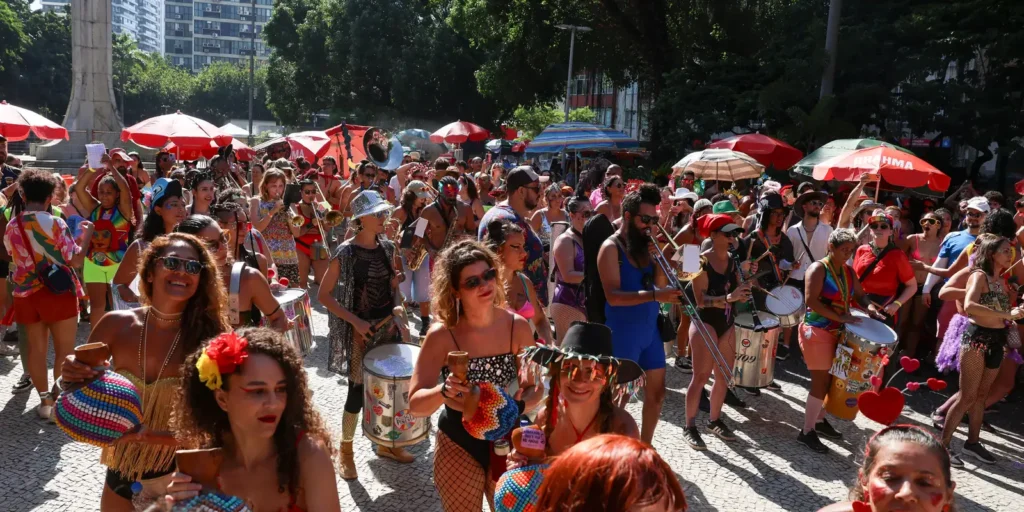 Calor no carnaval gera cinco atendimentos por hora no Rio