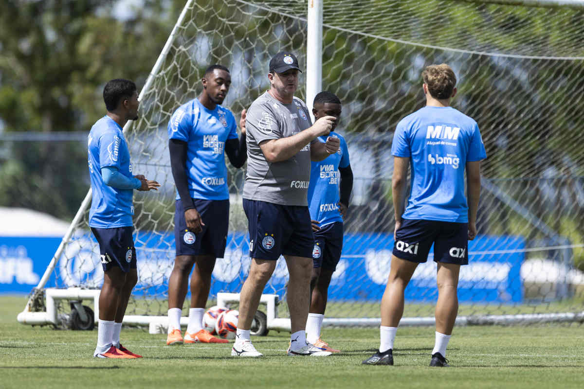 Bahia treina e divide foco entre Baianão e Libertadores