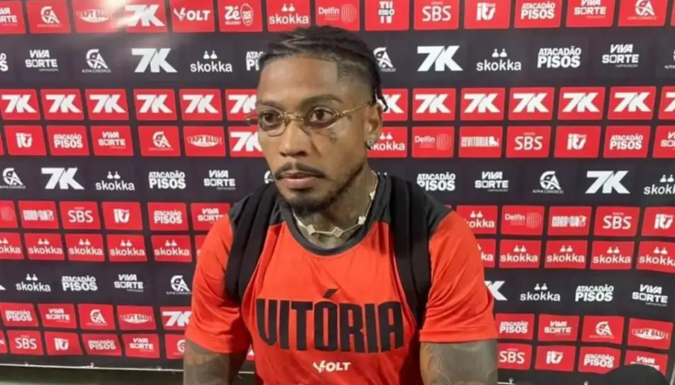 Marinho melhora condição física e pede mais minutos no Vitória