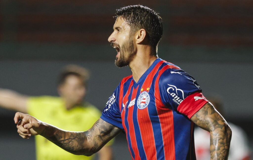 Everaldo lidera goleada e reforça foco do Bahia na Libertadores
