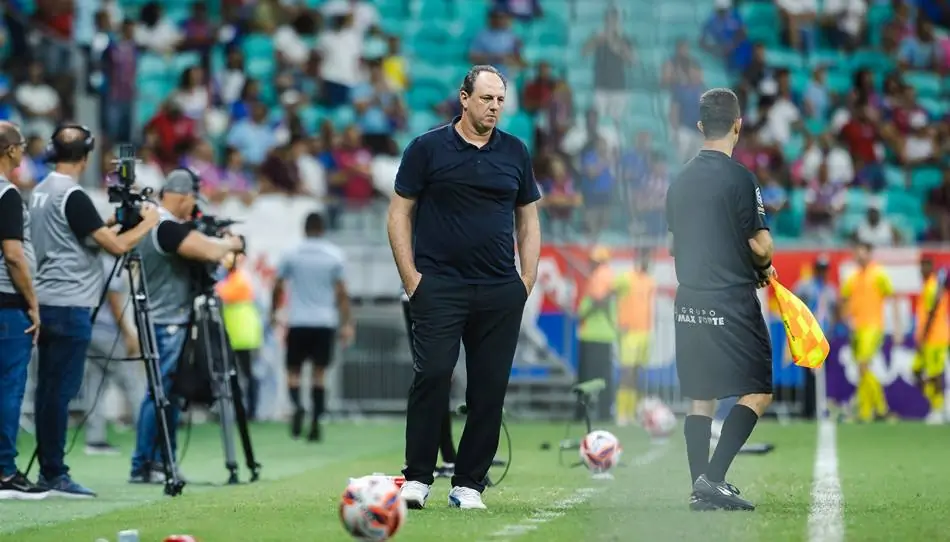 Rogério Ceni vê “prejuízo gigantesco” sem calendário internacional