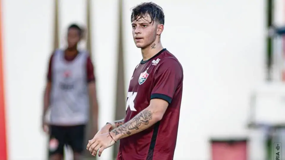 Diego Tarzía no Vitória: atacante projeta estreia no Brasileirão