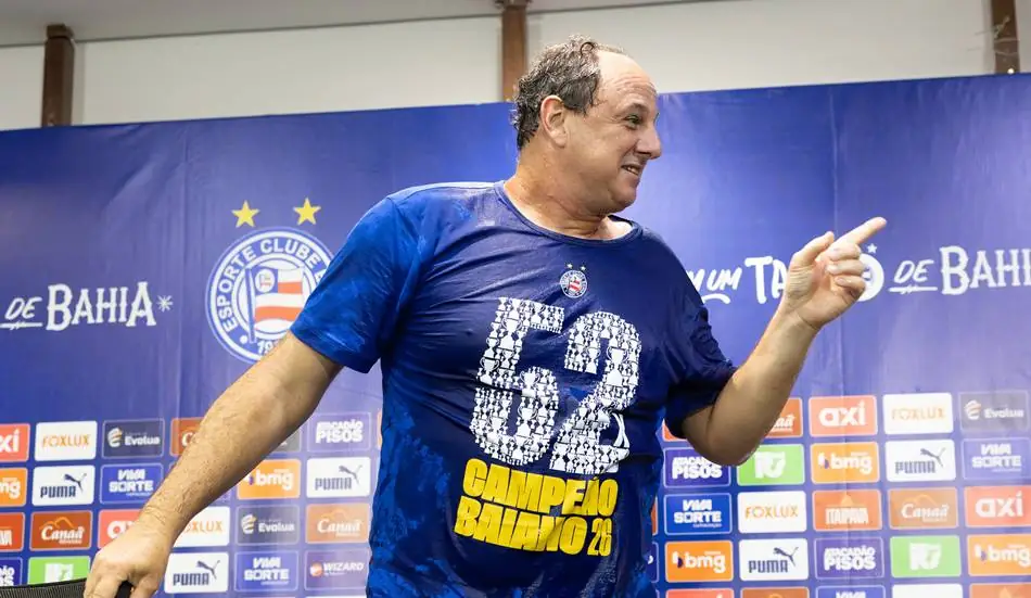 Rogério Ceni alcança 10º título e entra no top-5 de técnicos