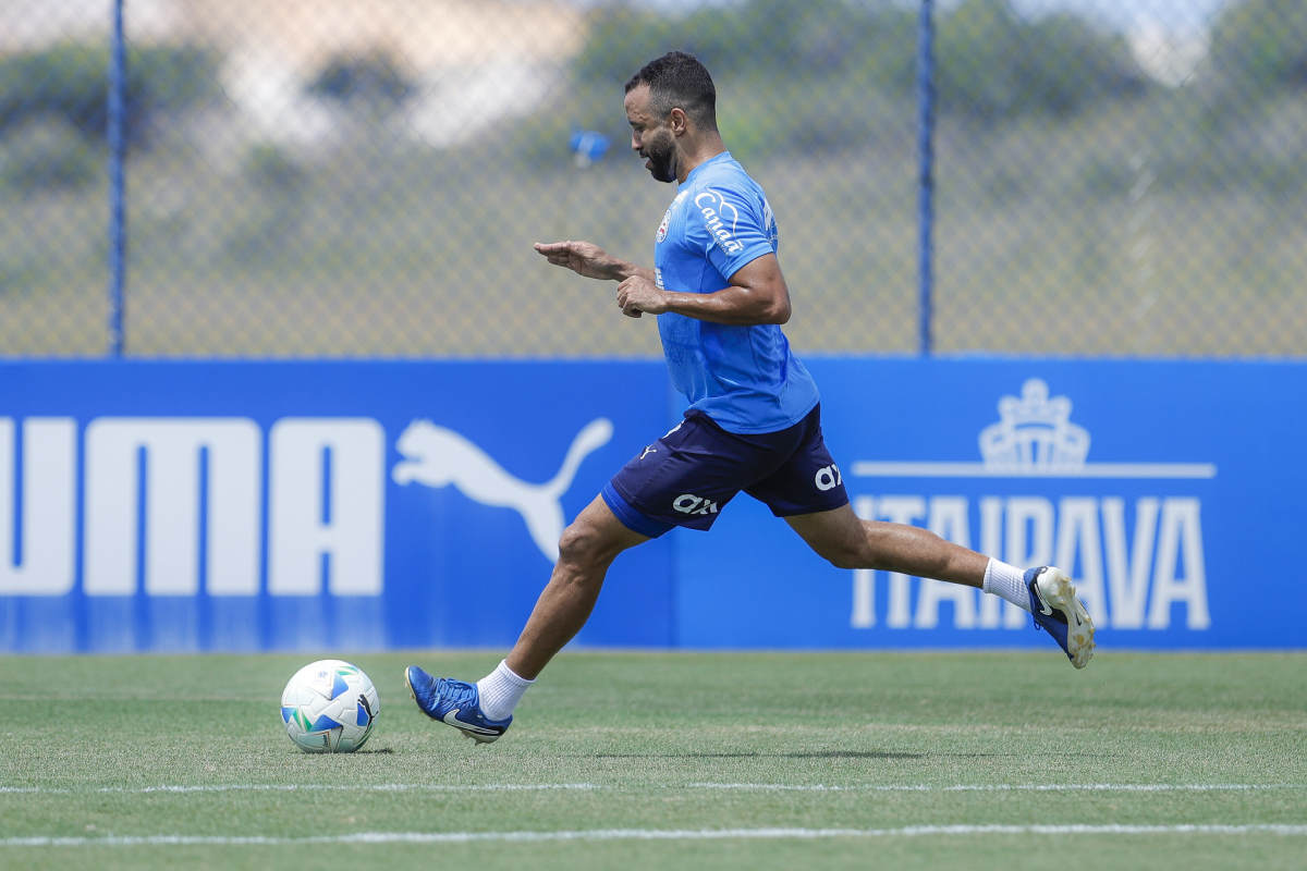 Bahia: jogadores retornam após lesão e Caio inicia transição