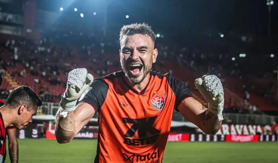 Goleiro do Vitória entra no radar do Botafogo