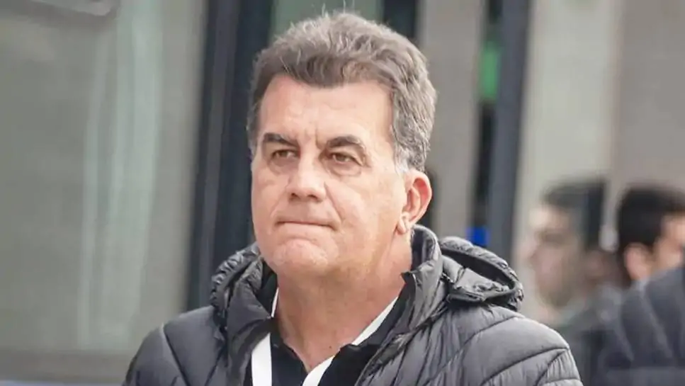 Vitória busca reforços: Fábio Mota procura zagueiro e atacante