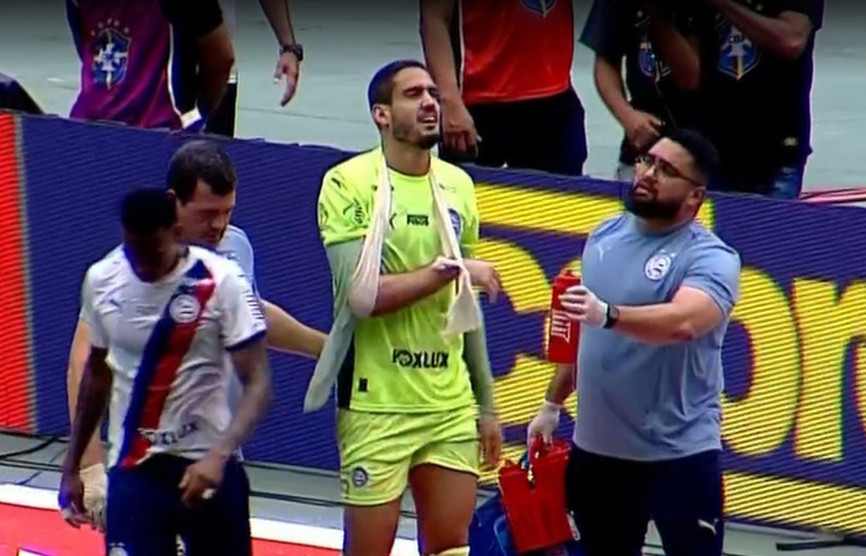 Ronaldo desfalca o Bahia por 12 jogos após lesão no cotovelo
