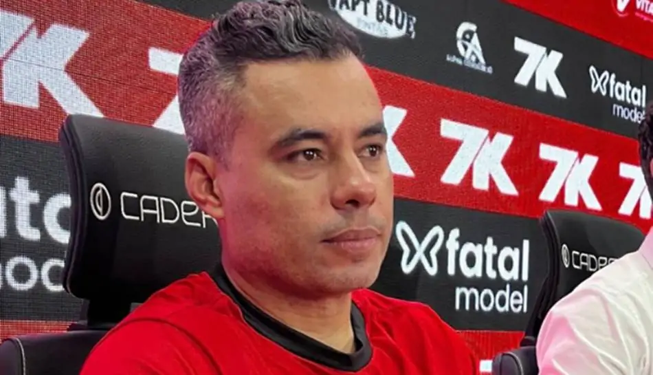 Vitória vence CRB e Jair Ventura projeta briga pelo título