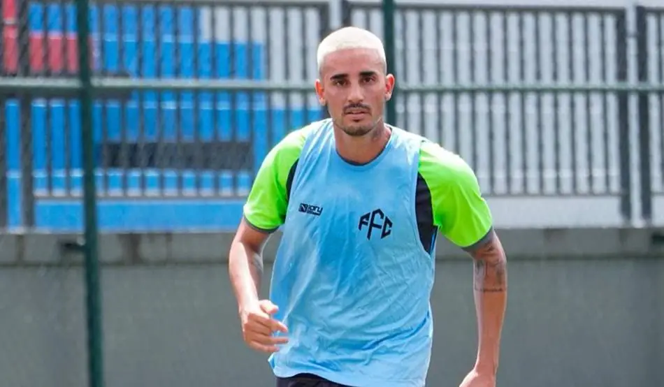Thiago Galhardo admite desgaste físico, mas promete entrega no Feira FC