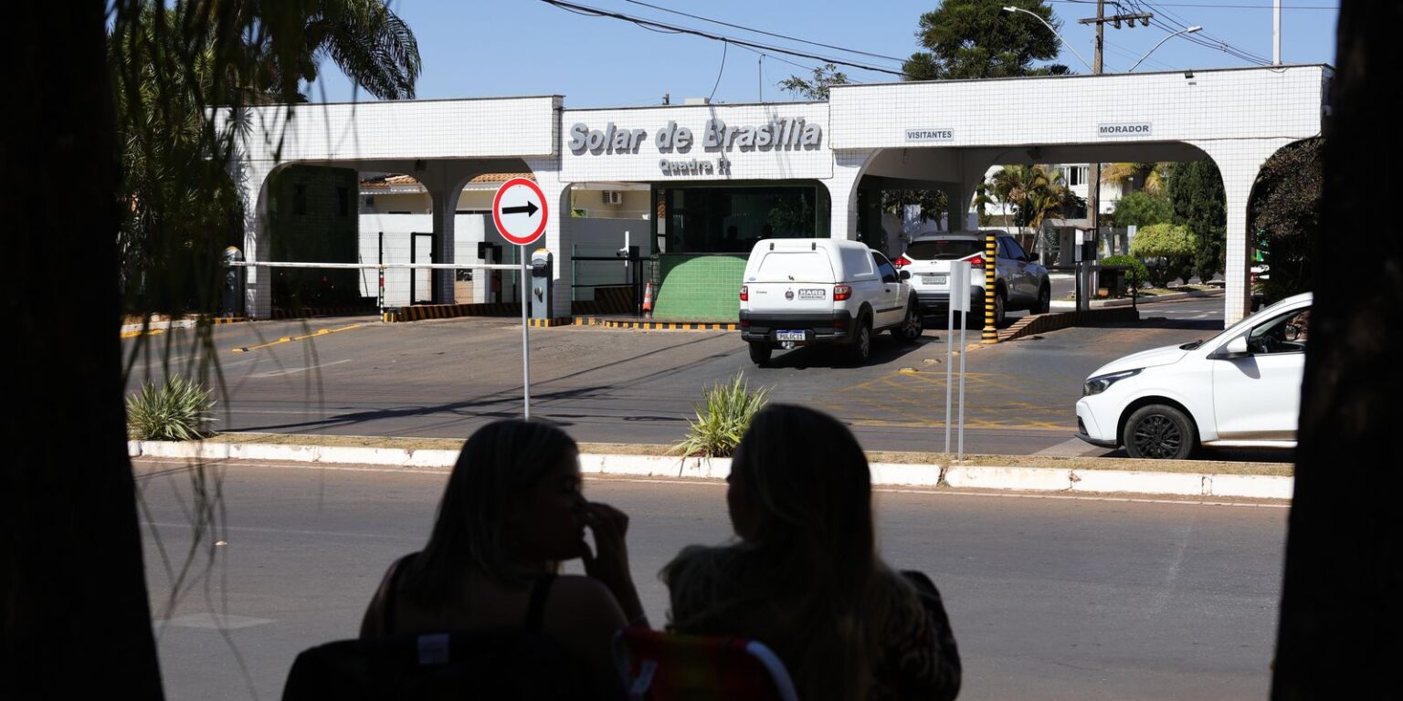 Bolsonaro tem 24h para justificar suposto acesso a vídeo, diz STF
