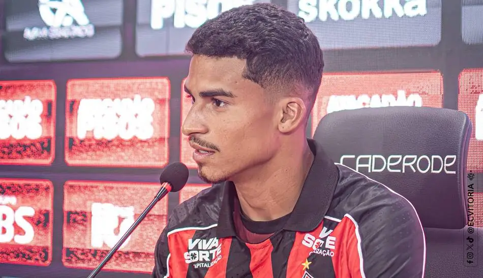 Renê estreia pelo Vitória e garante estar pronto contra o Cruzeiro