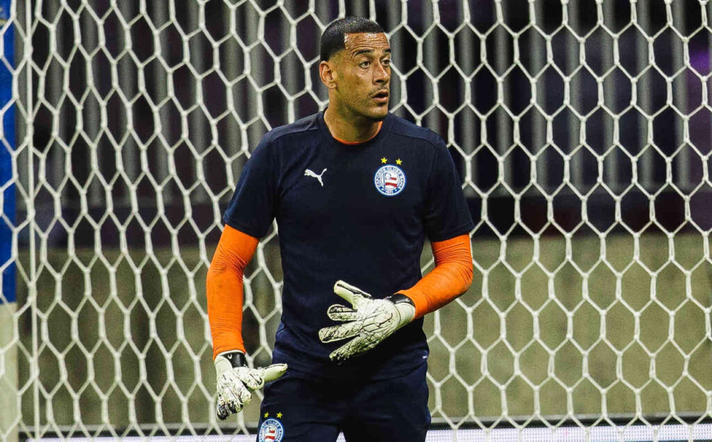 Léo Vieira brilha na estreia e deve seguir titular no Bahia