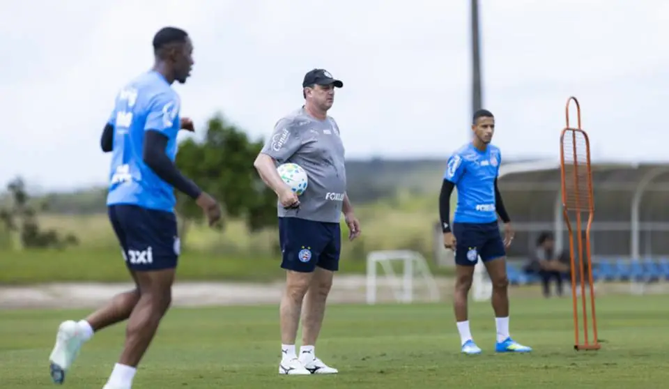 Treino do Bahia tem Kanu e Sanabria antes de jogo com o Palmeiras