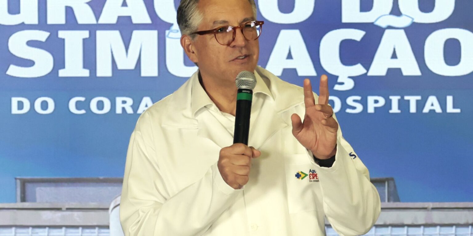 Publicidade das bets deve seguir regras do cigarro, diz Padilha